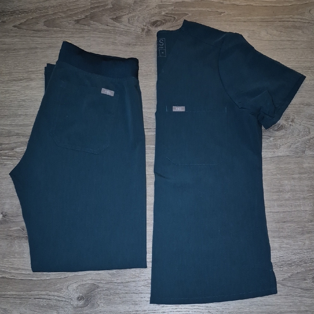 Figs Medium Dark Teal Scrub Set
